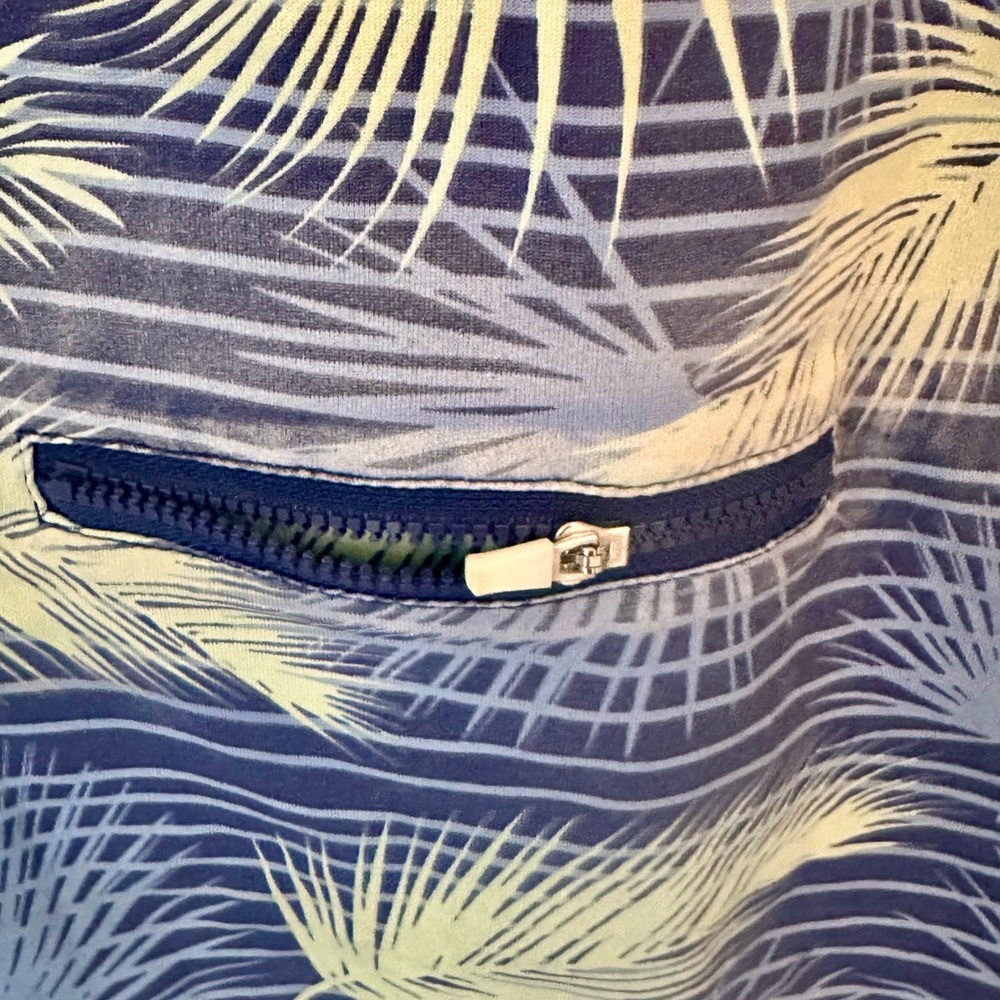 Hang Ten SPF 50 Navy and Lime Leaf Print Long Sleeve Sun Tee Rash Guard Sz M - Picture 3 of 4